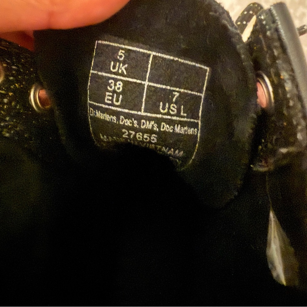 Dr. Martens 1460 BEJEWELED LACE UP BOOTS MSRP$190 Soft Suede Comfortable Unique - Picture 11 of 11